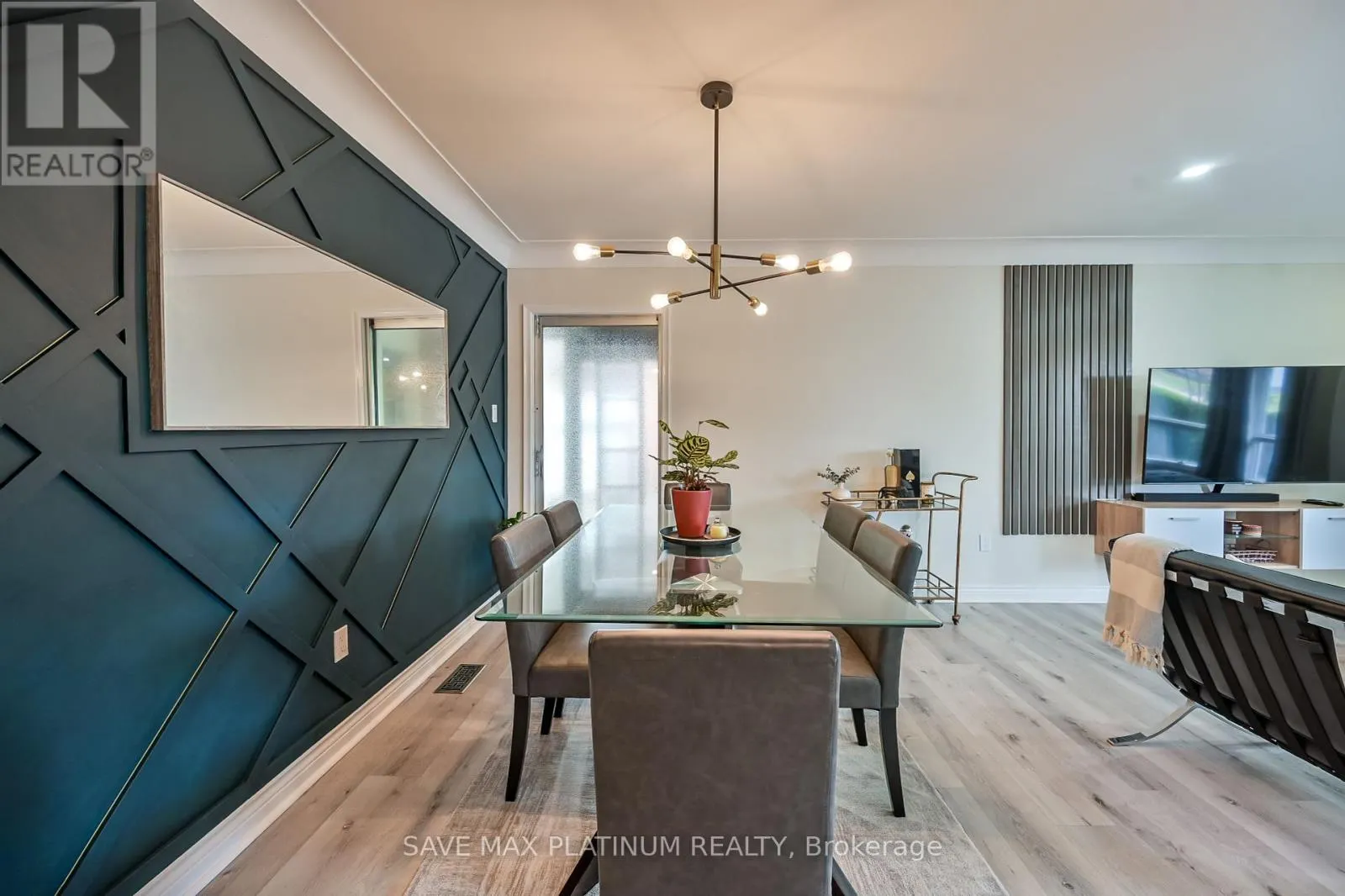 18 GARDENIA COURT