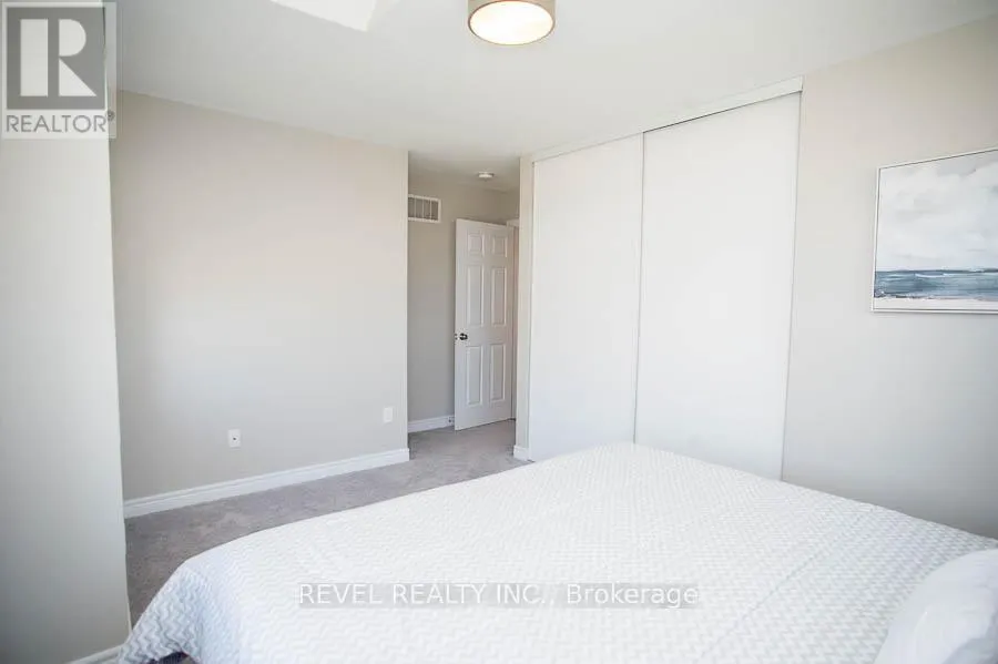 2 ATTLEBERY CRESCENT