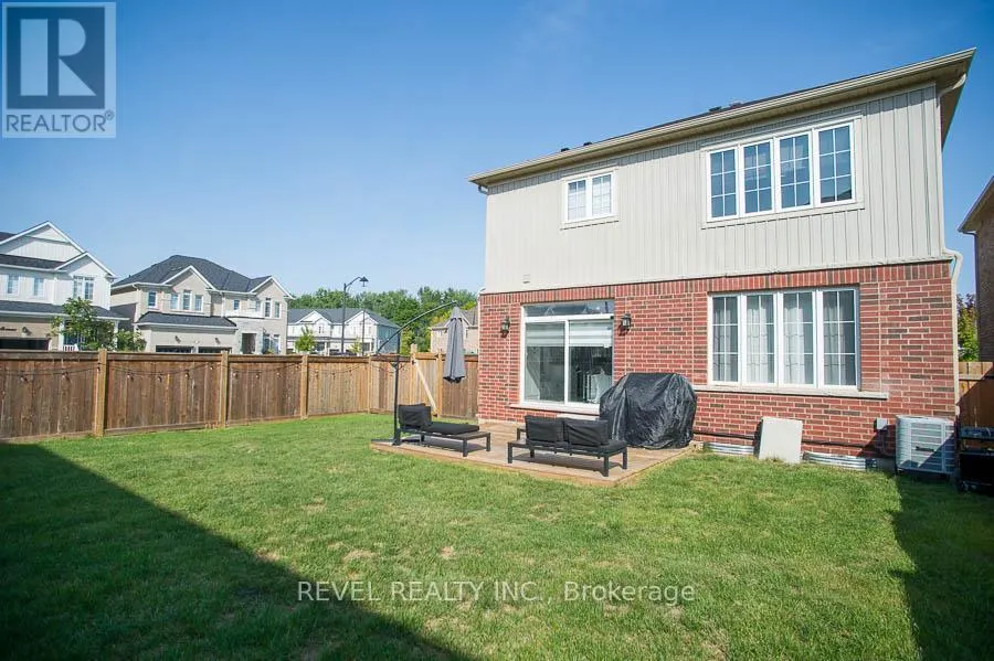 2 ATTLEBERY CRESCENT