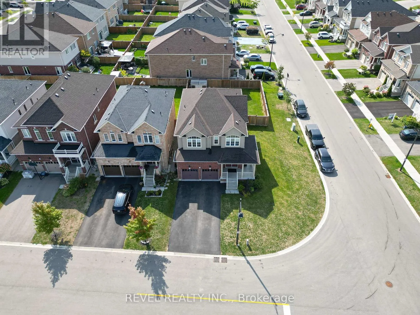 2 ATTLEBERY CRESCENT