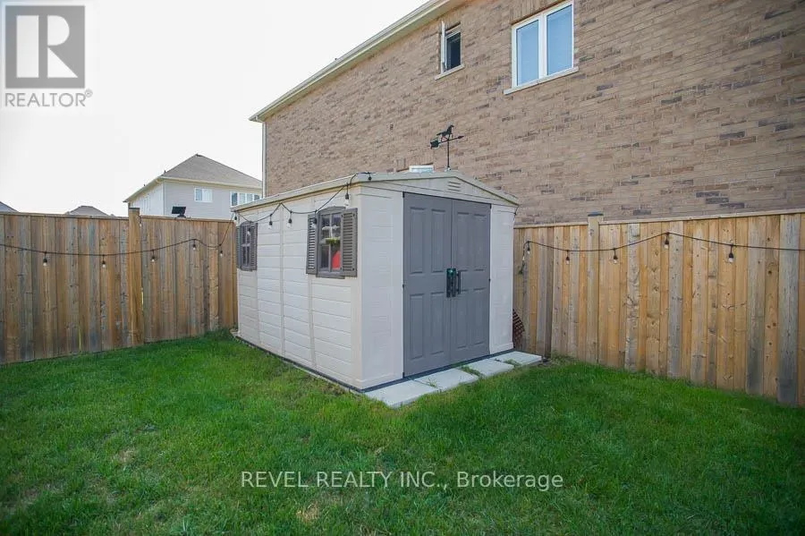 2 ATTLEBERY CRESCENT