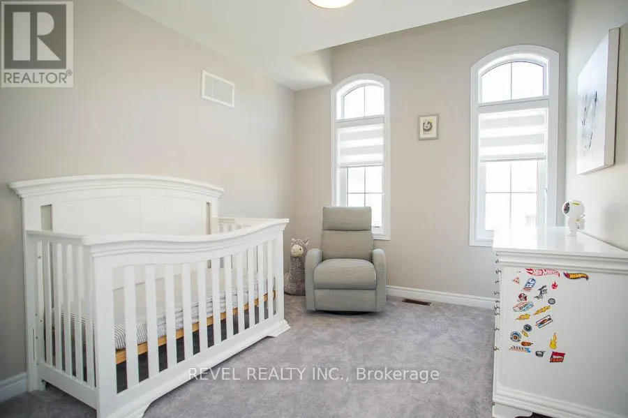 2 ATTLEBERY CRESCENT
