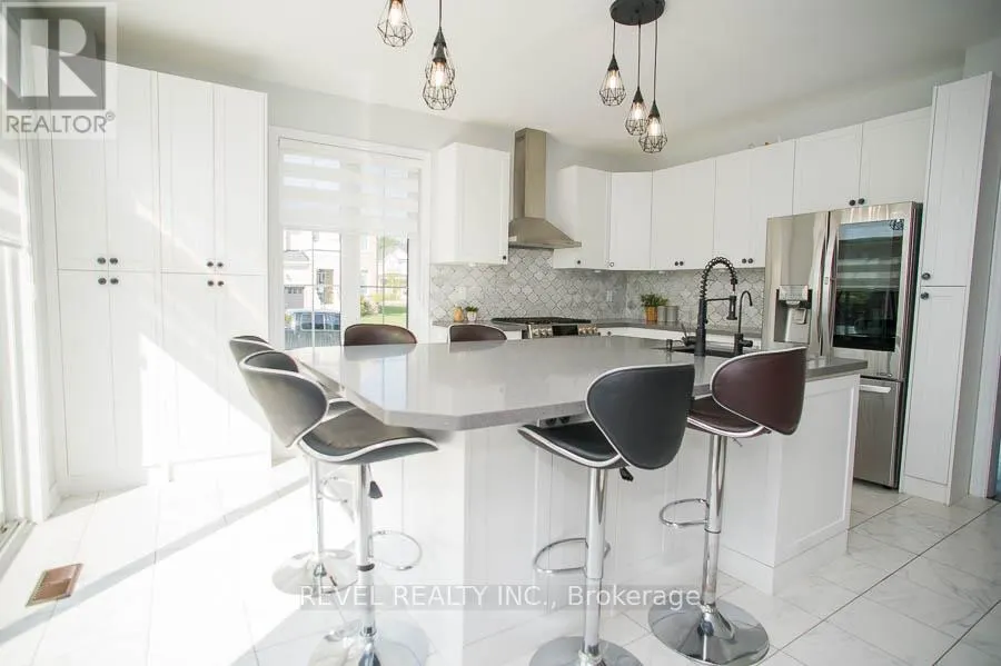 2 ATTLEBERY CRESCENT