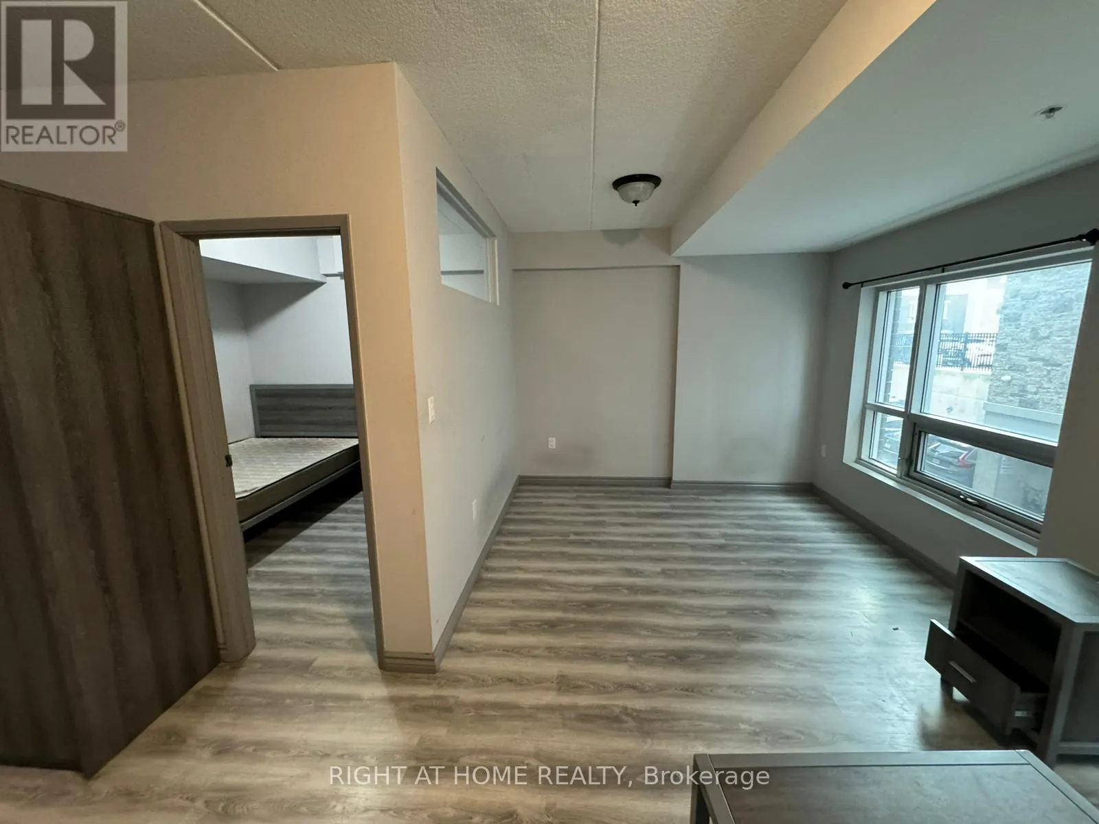 108 - 275 LARCH STREET