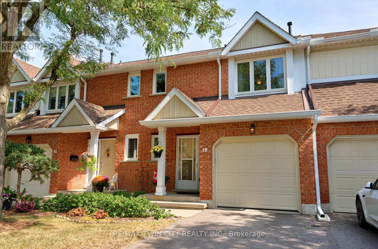 12 - 523 BEECHWOOD DRIVE