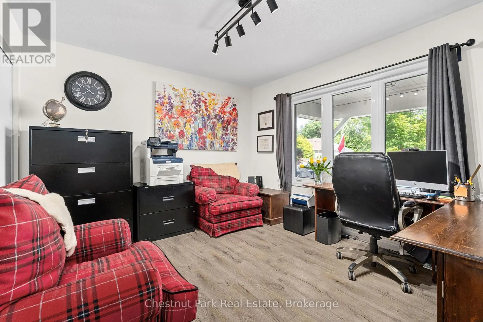 17 WINDSONG CRESCENT