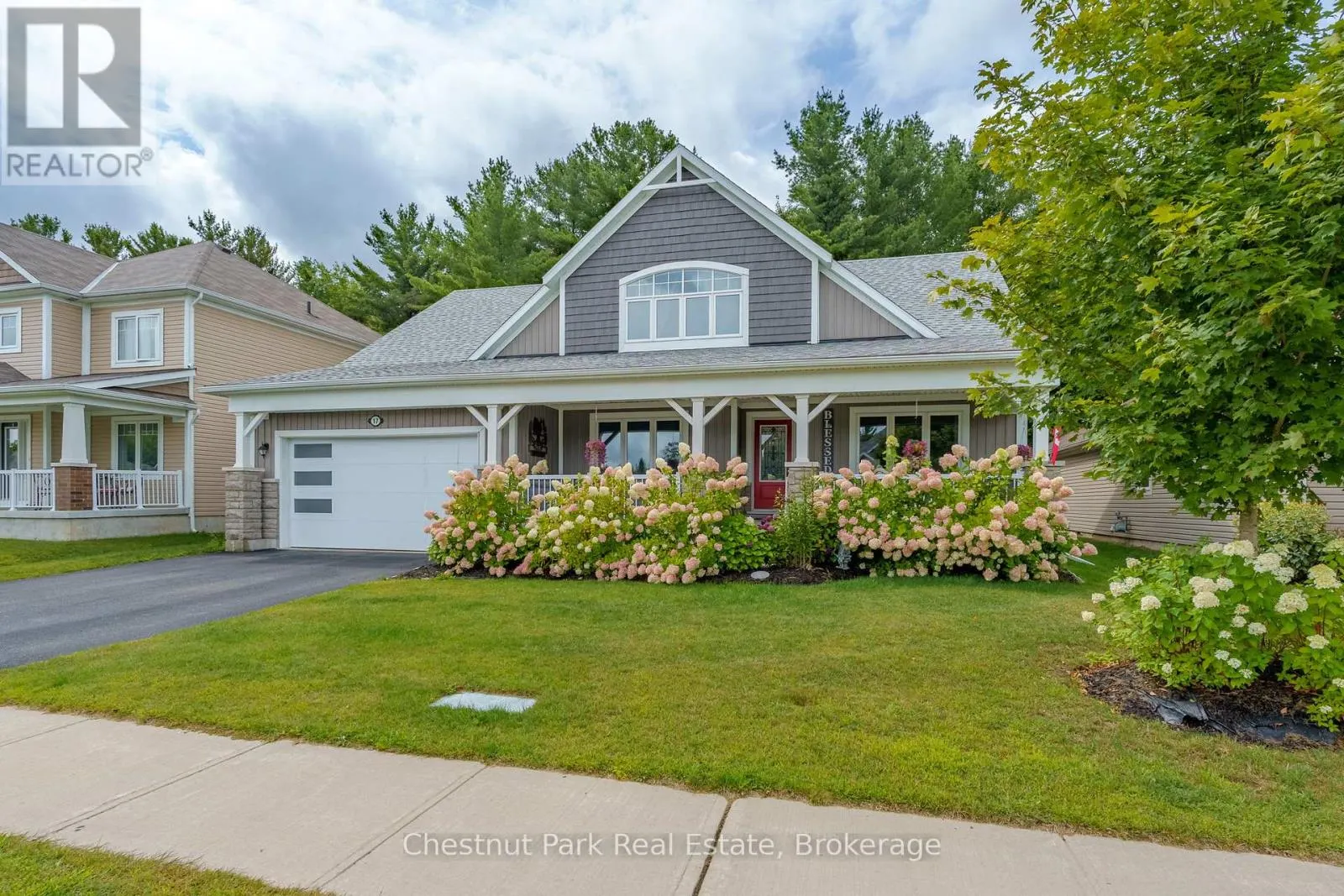 17 WINDSONG CRESCENT