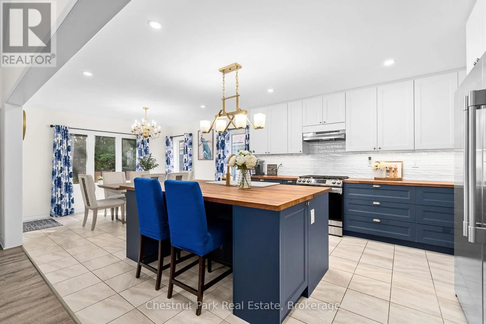 17 WINDSONG CRESCENT
