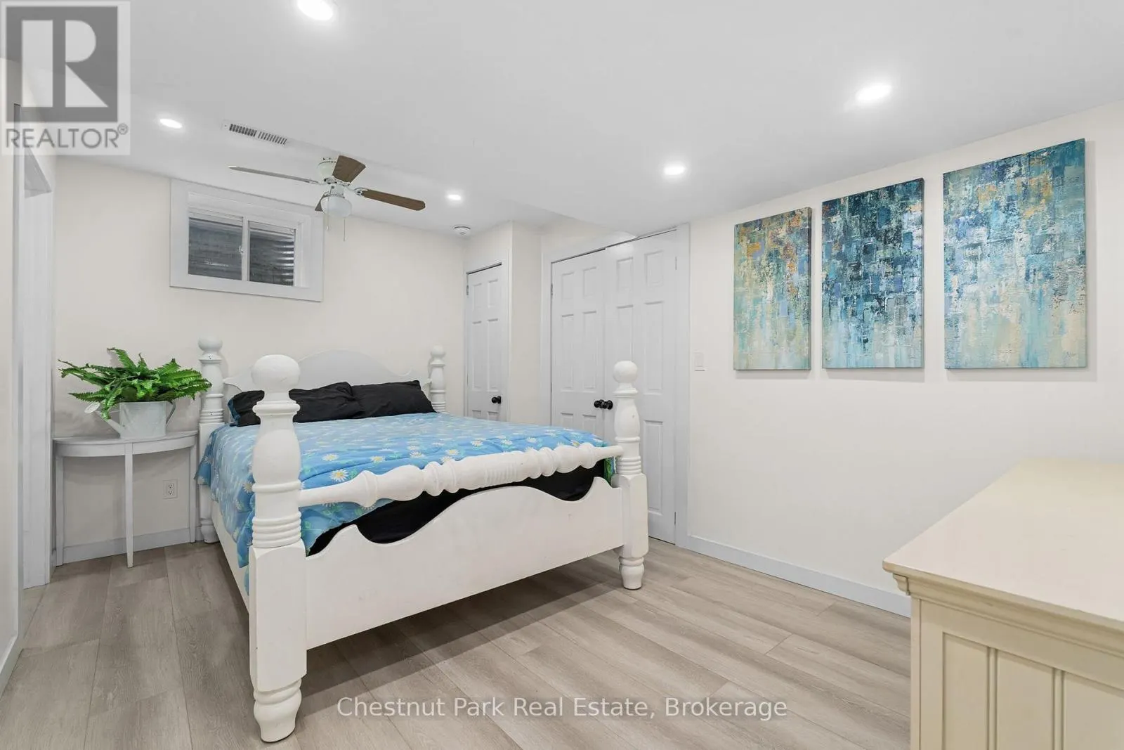 17 WINDSONG CRESCENT