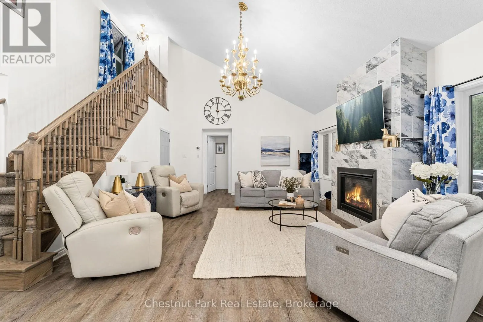 17 WINDSONG CRESCENT