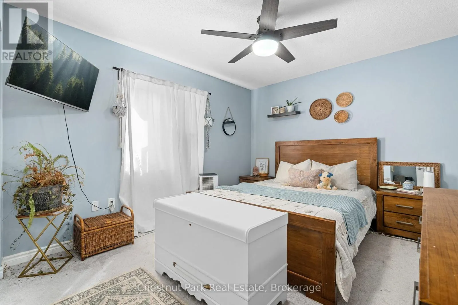 17 WINDSONG CRESCENT