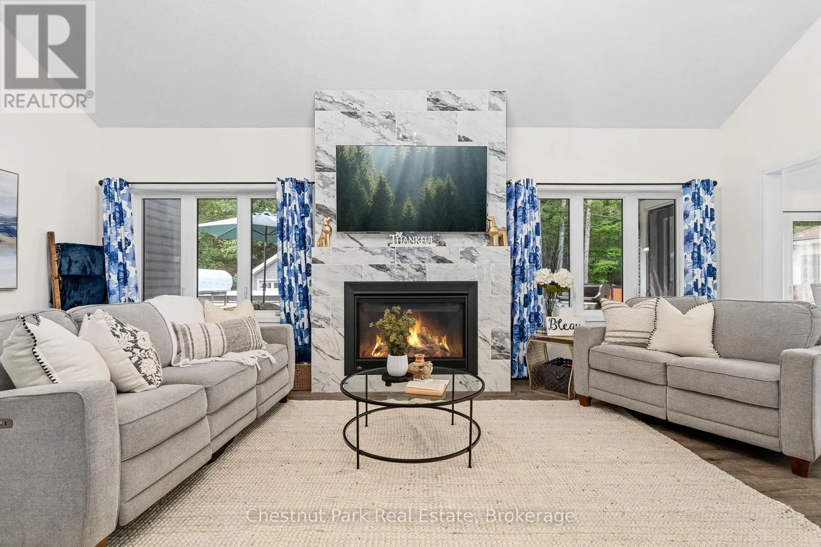 17 WINDSONG CRESCENT
