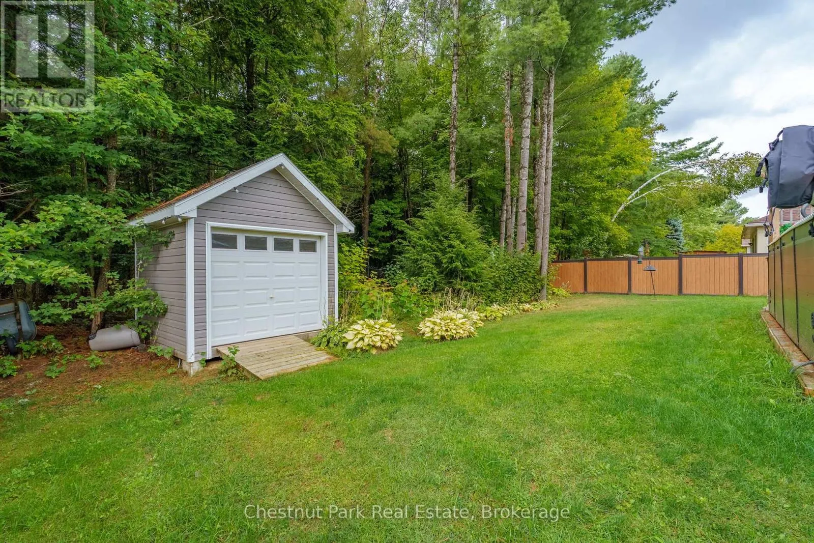 17 WINDSONG CRESCENT