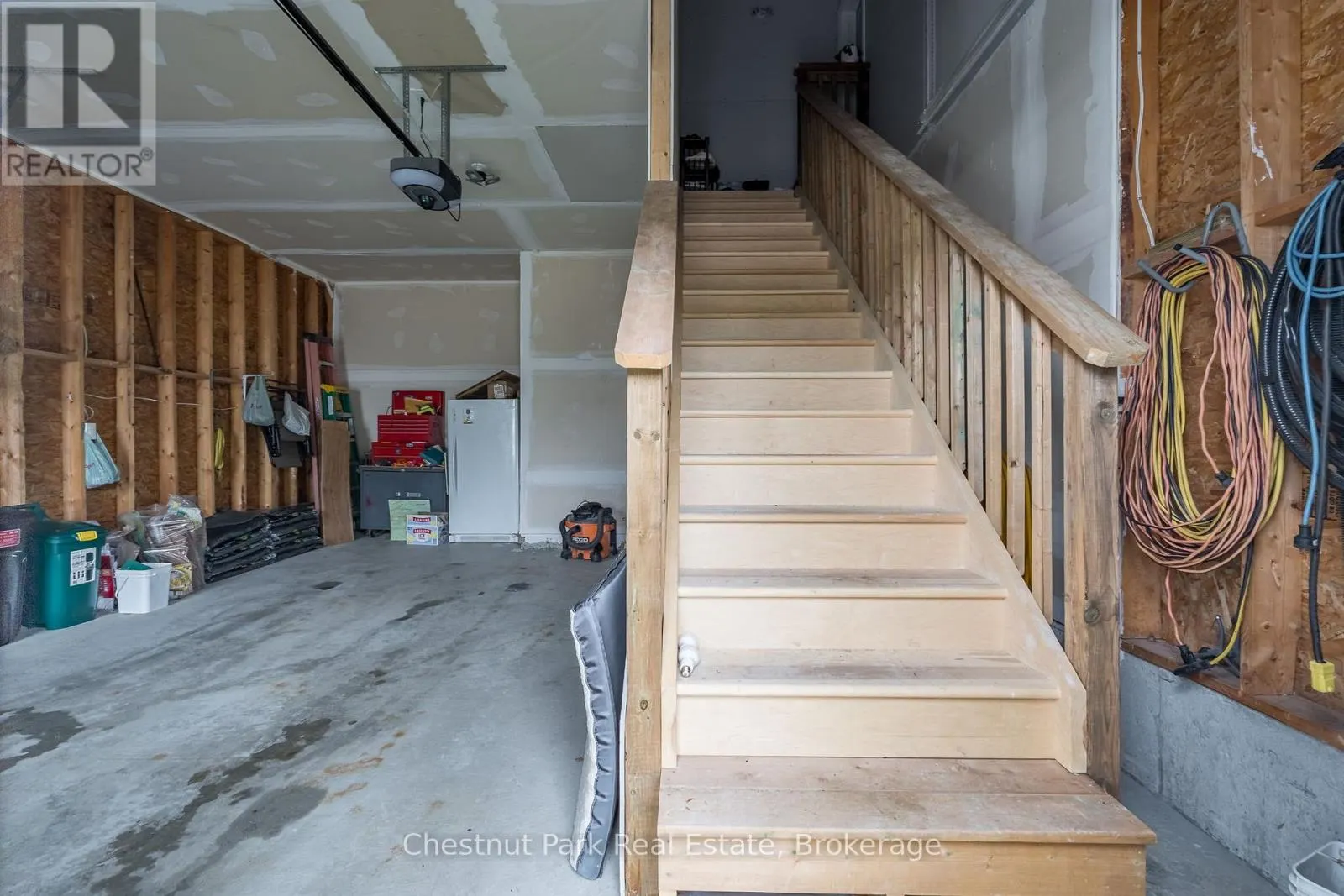 17 WINDSONG CRESCENT