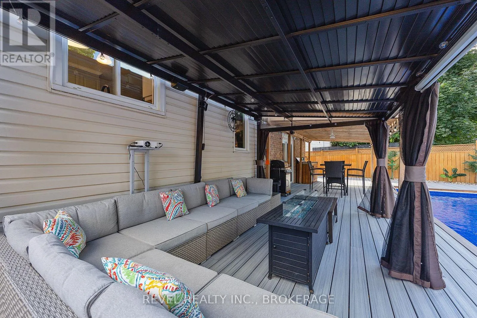 367 CARRIE CRESCENT