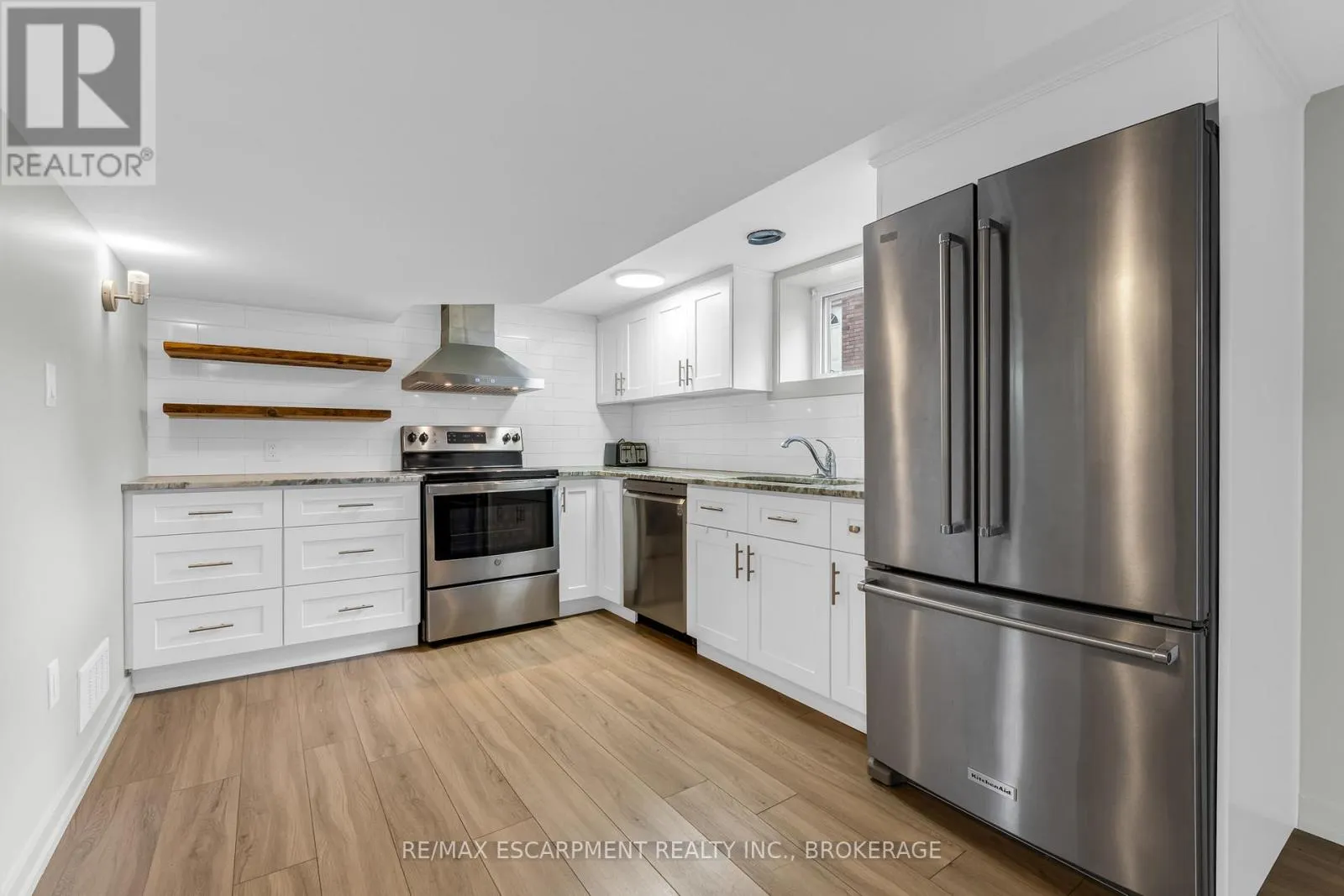 LOWER - 366 CARLTON STREET, #Lower