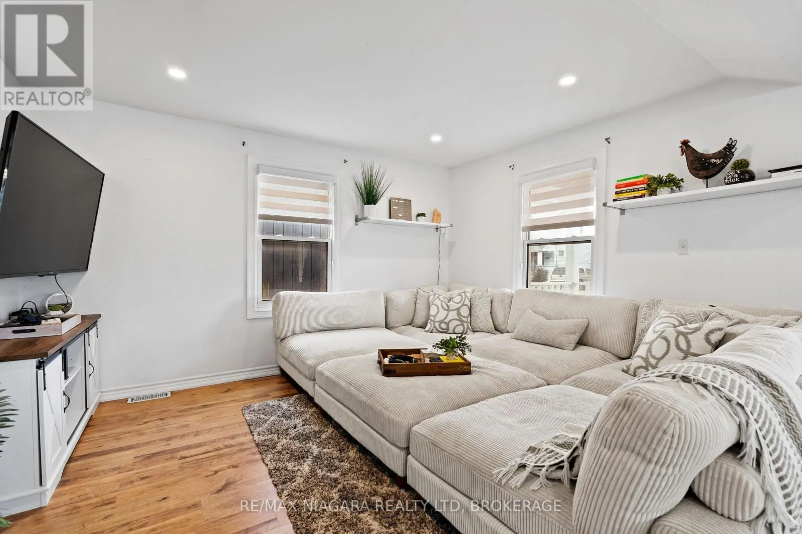 5690 HIGHLAND AVENUE