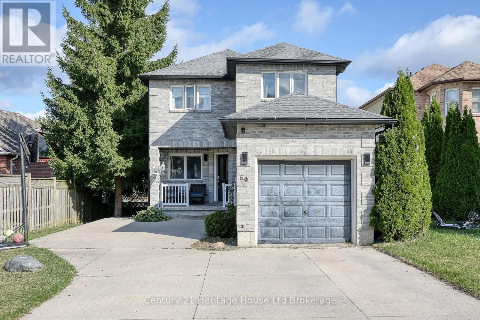 60 CANROBERT STREET
