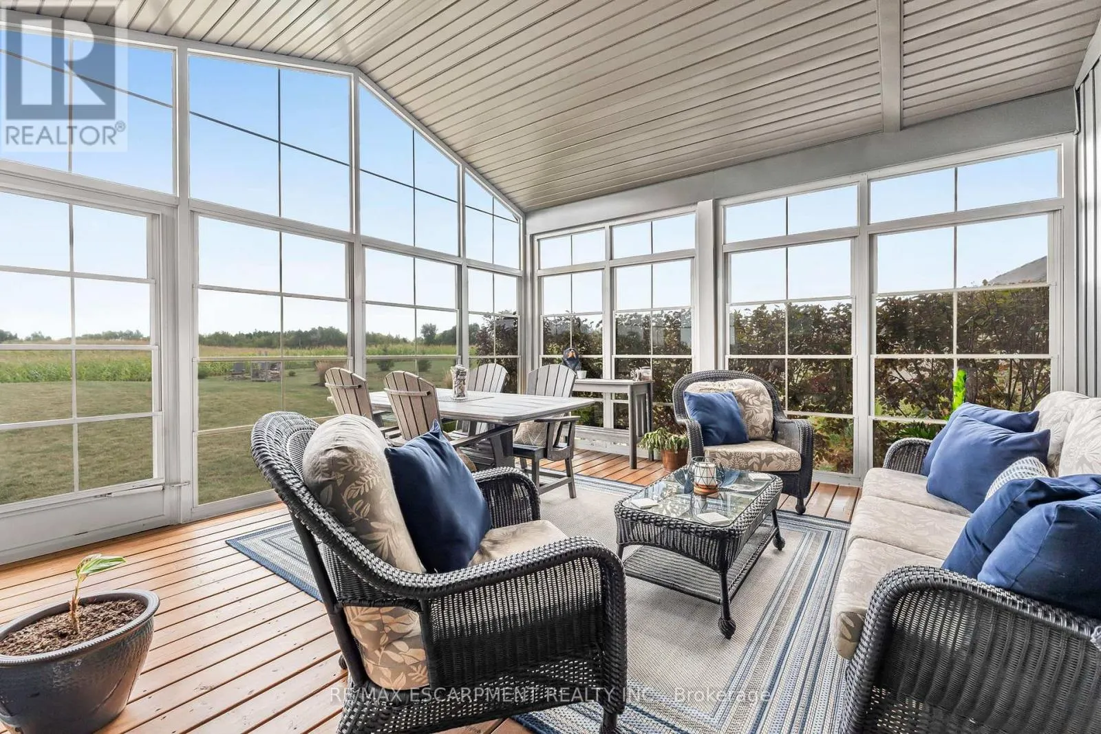 3 SILVERTHORNE COURT