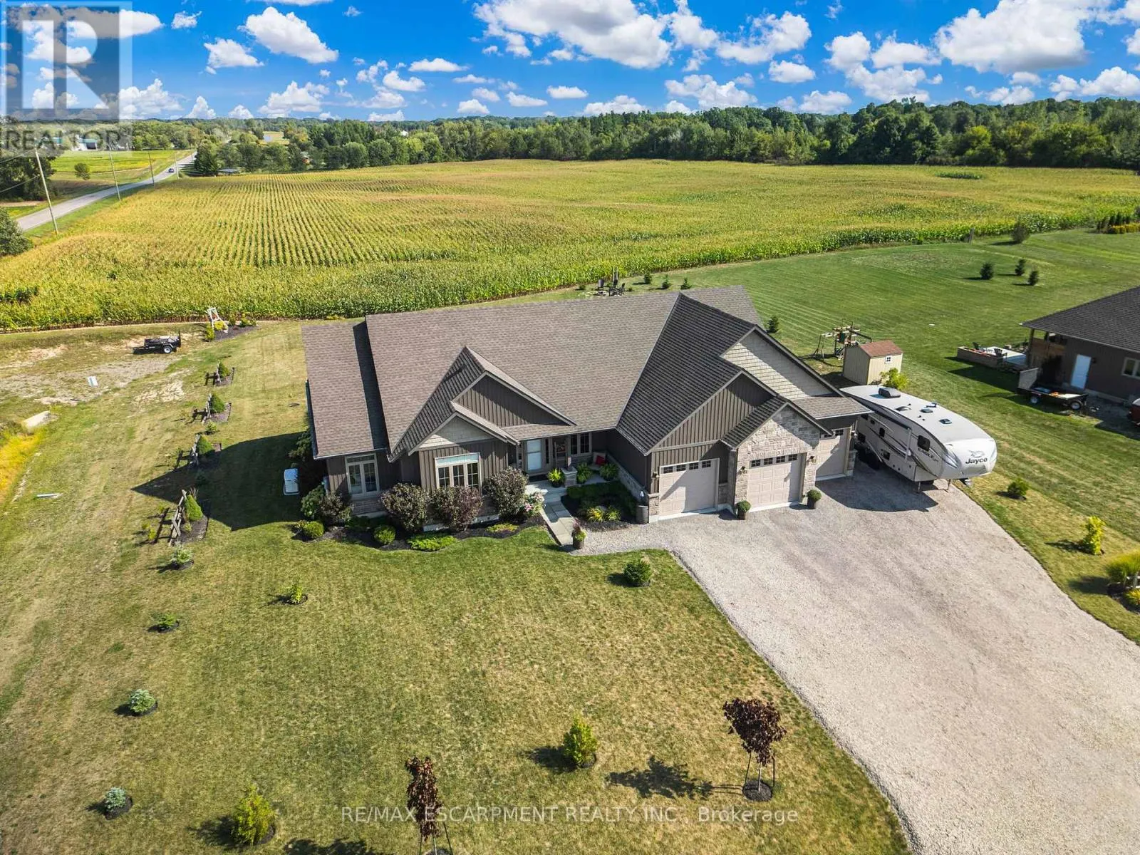3 SILVERTHORNE COURT
