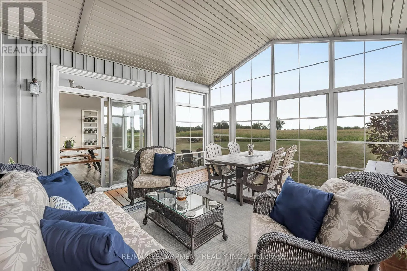 3 SILVERTHORNE COURT