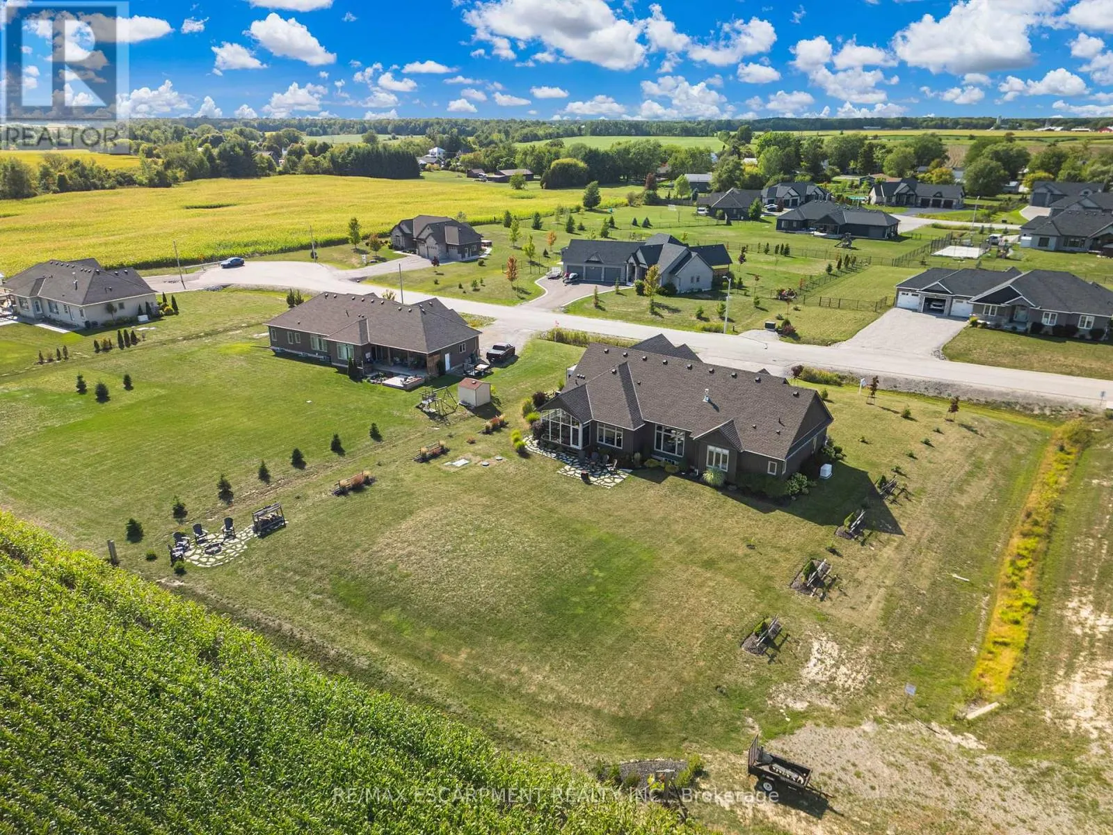 3 SILVERTHORNE COURT