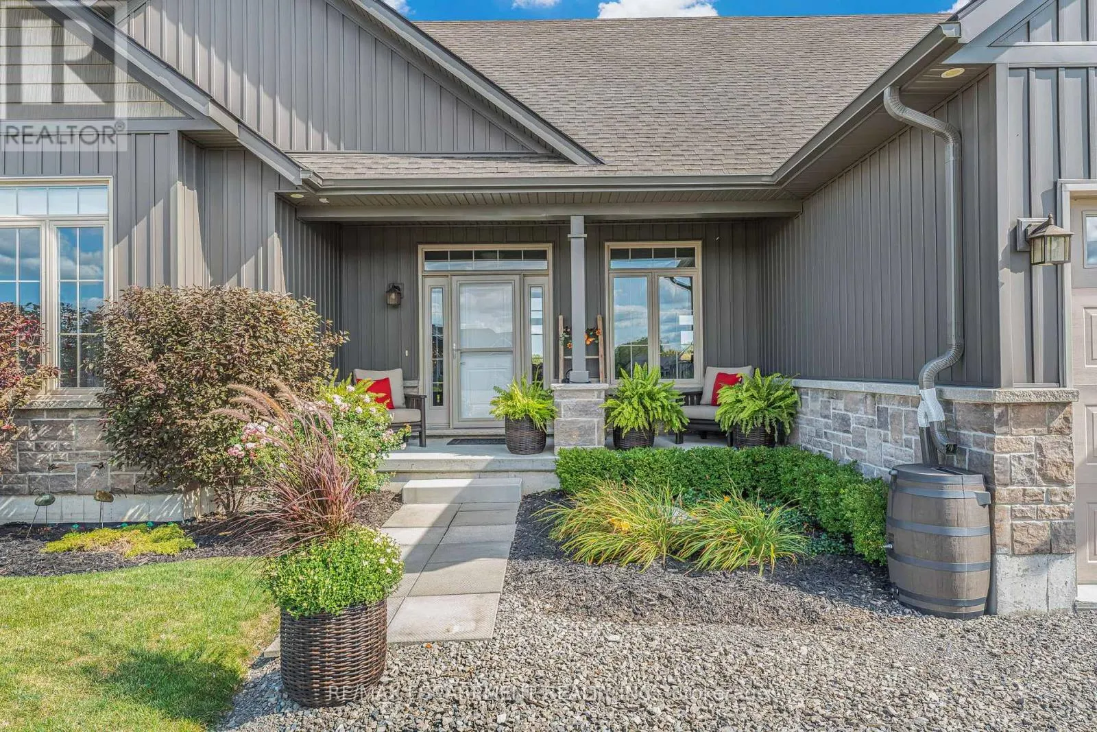 3 SILVERTHORNE COURT
