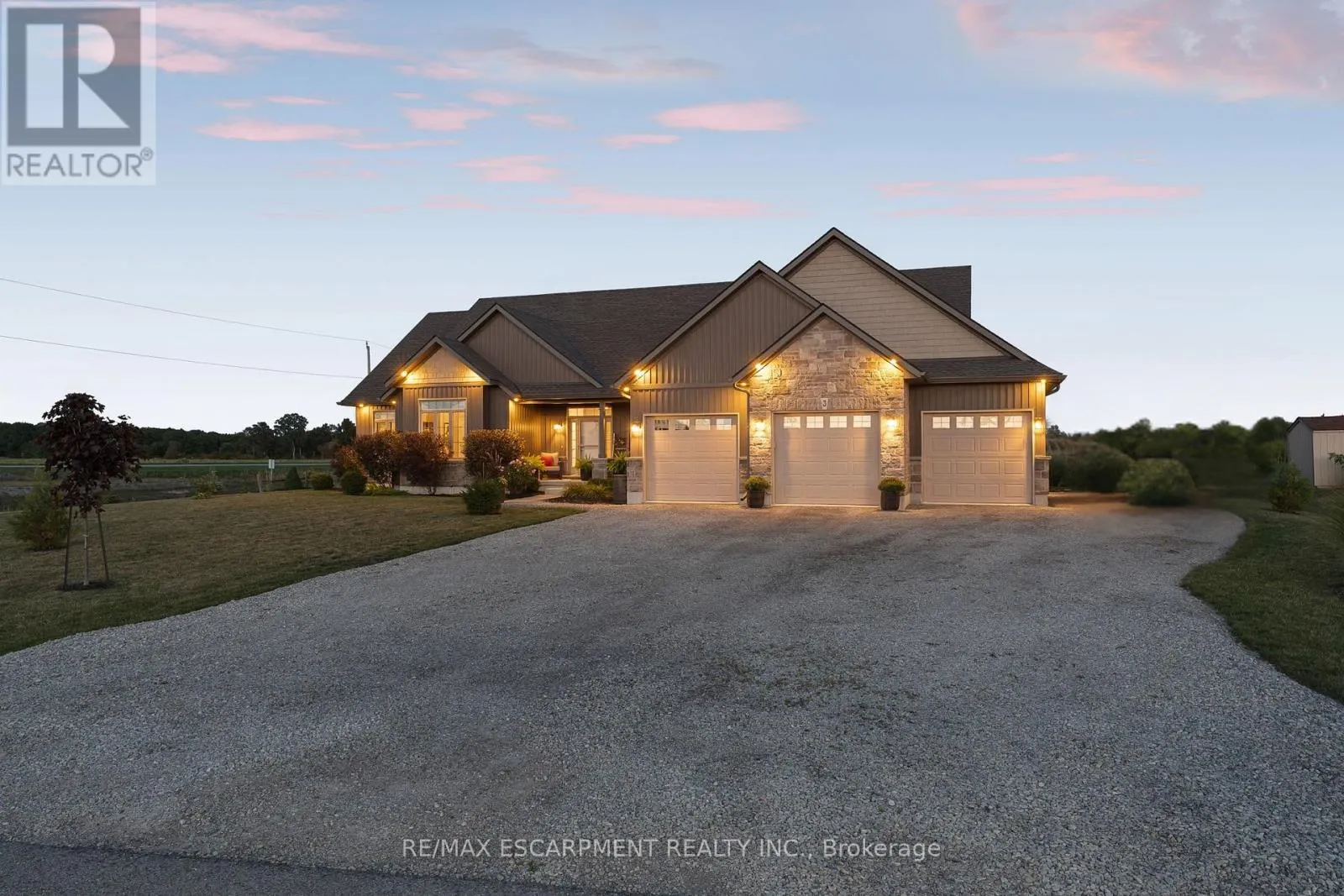 3 SILVERTHORNE COURT