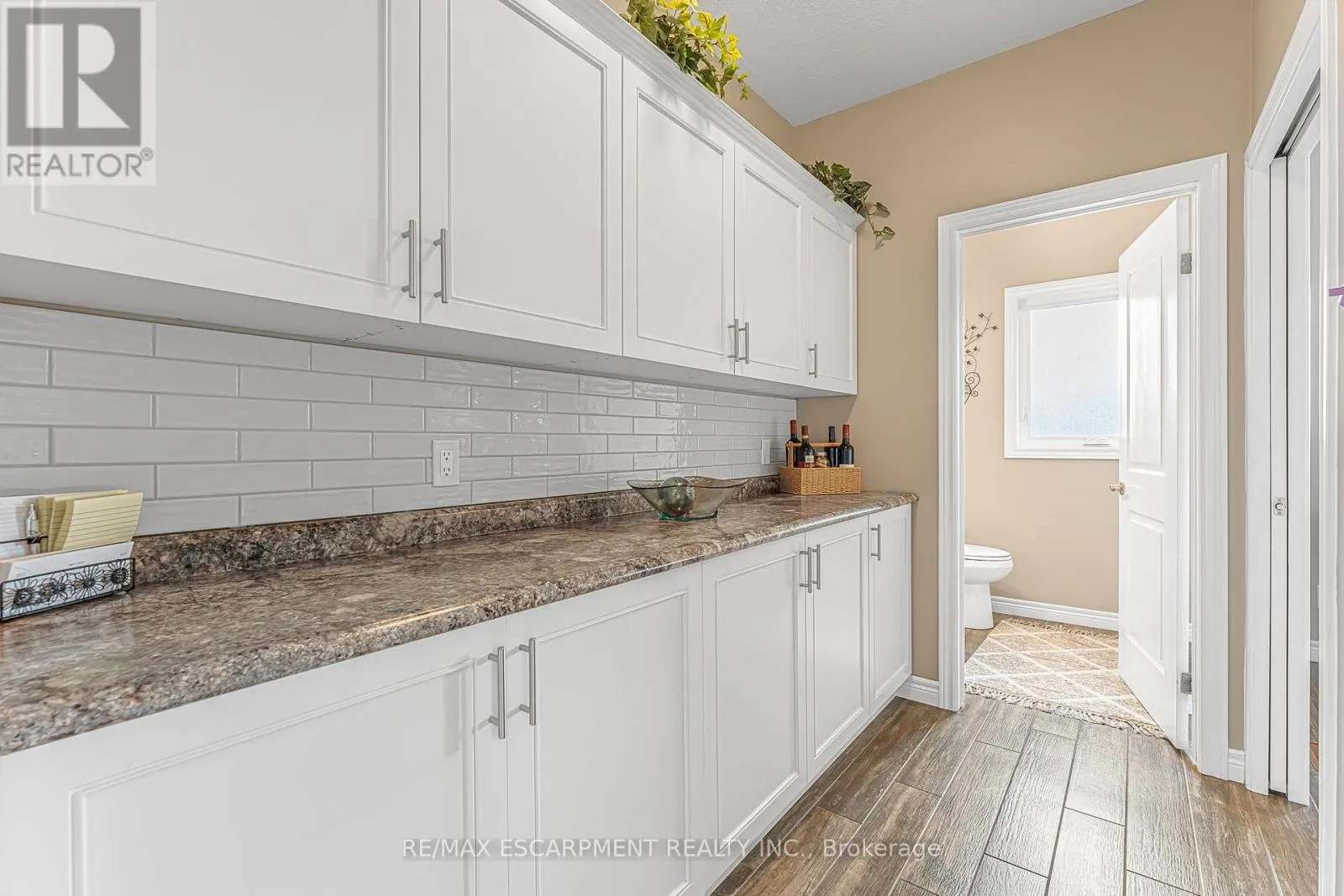 3 SILVERTHORNE COURT