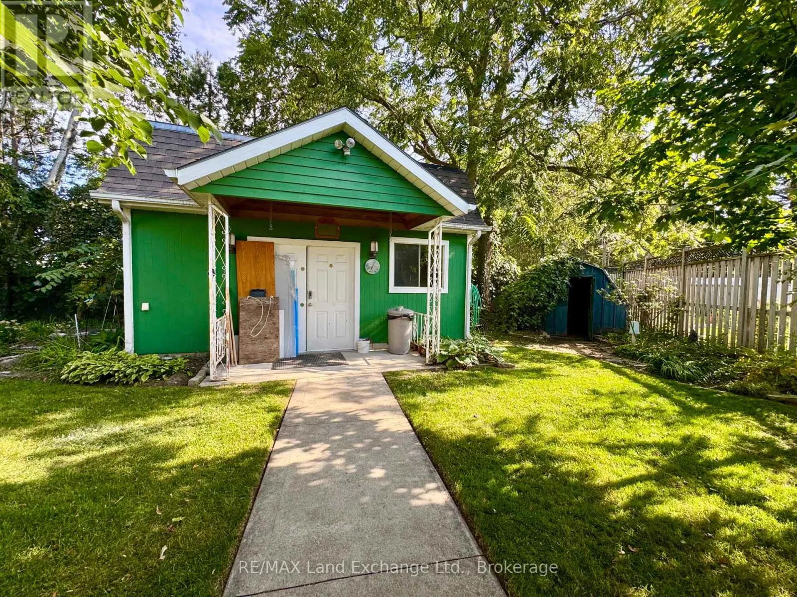 653 ASHWELL CRESCENT