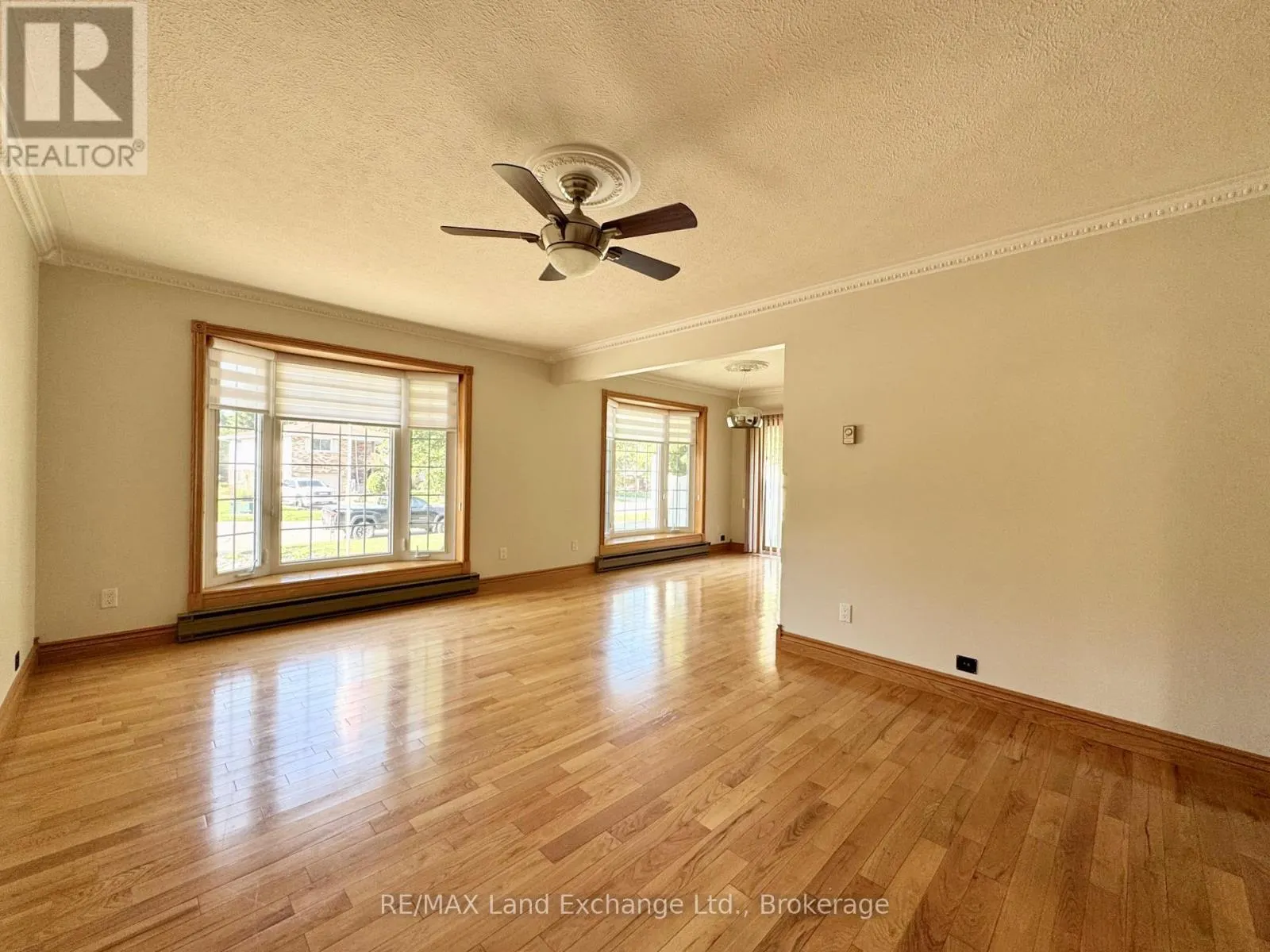 653 ASHWELL CRESCENT