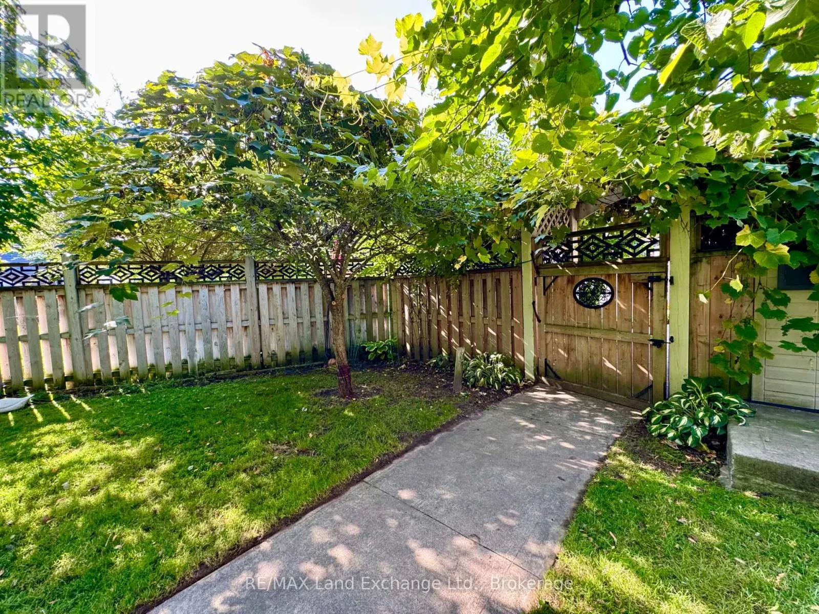 653 ASHWELL CRESCENT