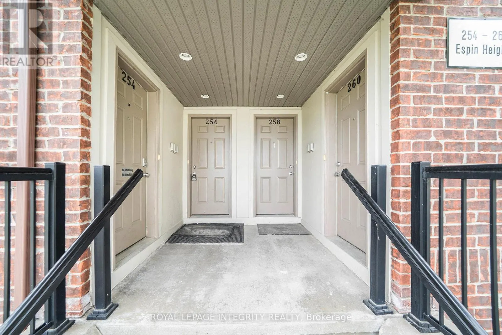256 ESPIN HEIGHTS