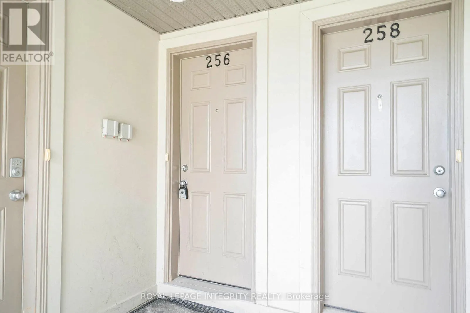 256 ESPIN HEIGHTS