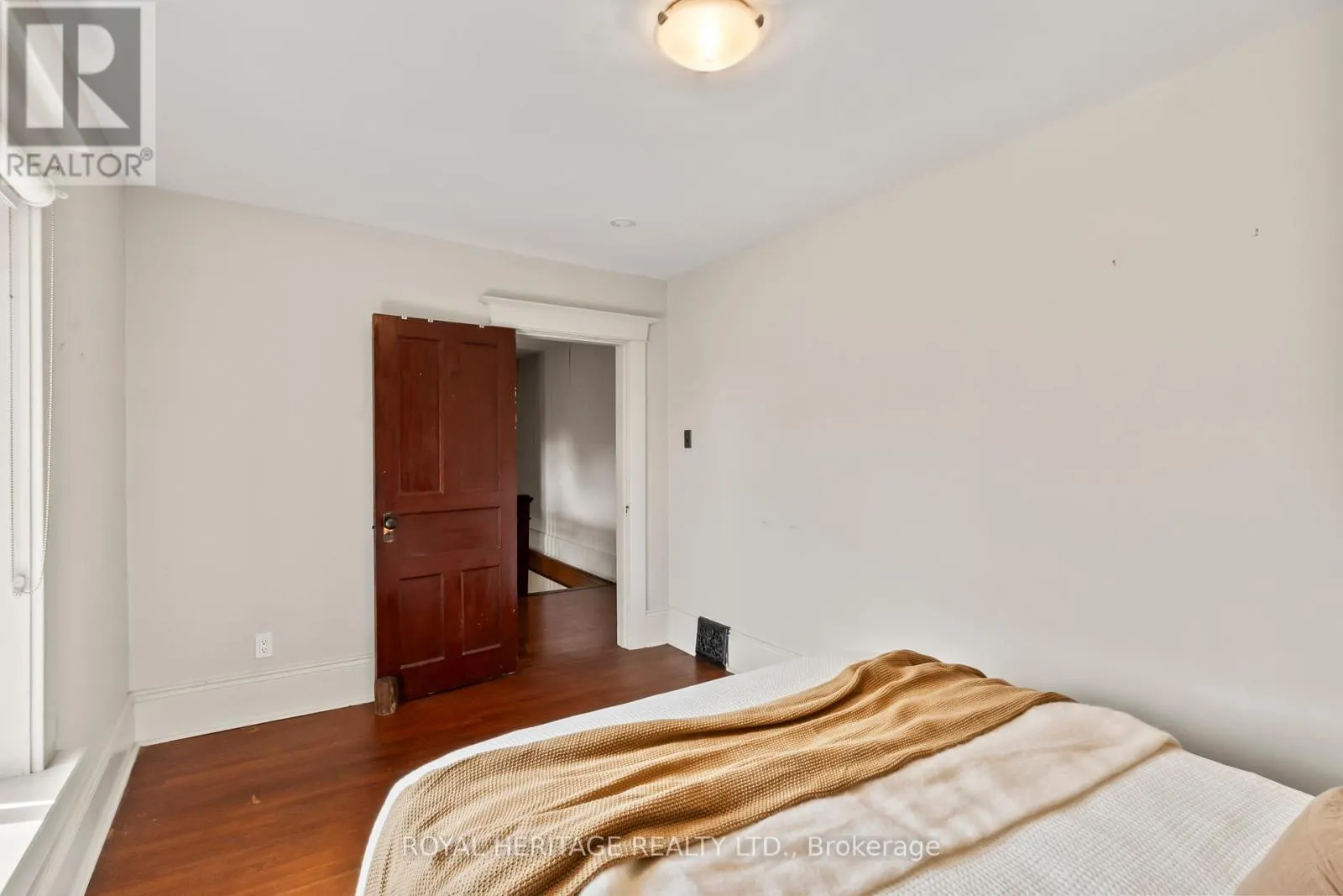 901 CRESSWELL ROAD
