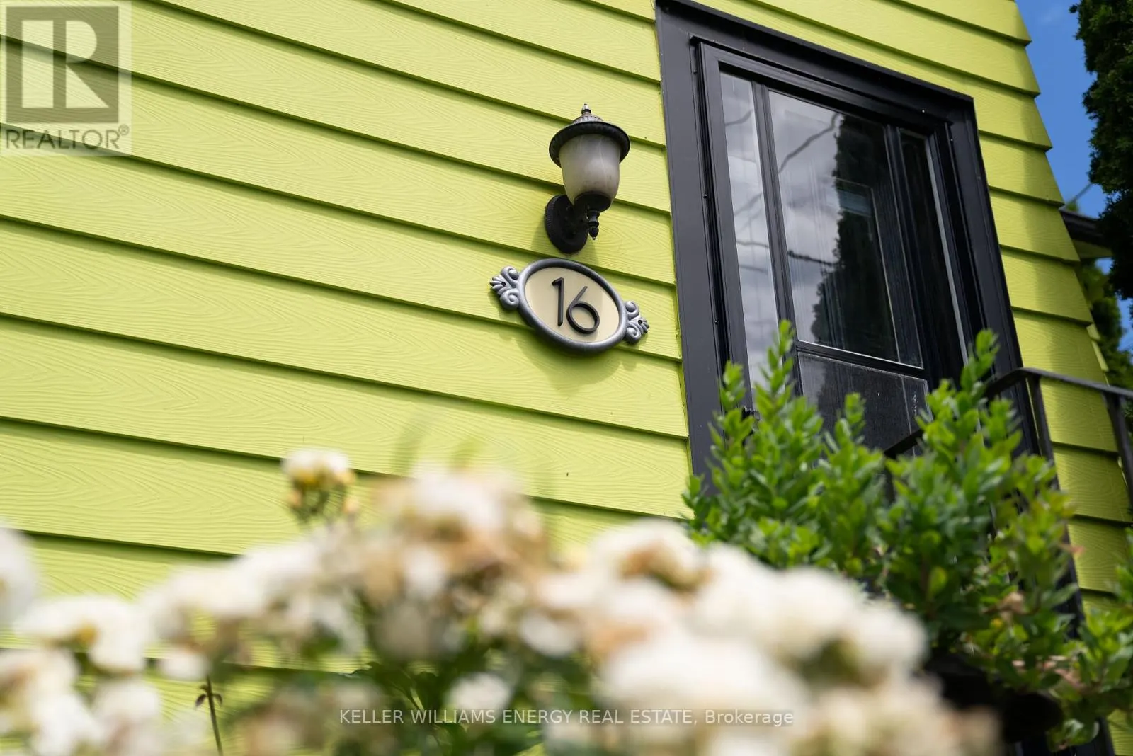 16 SQUIRES STREET