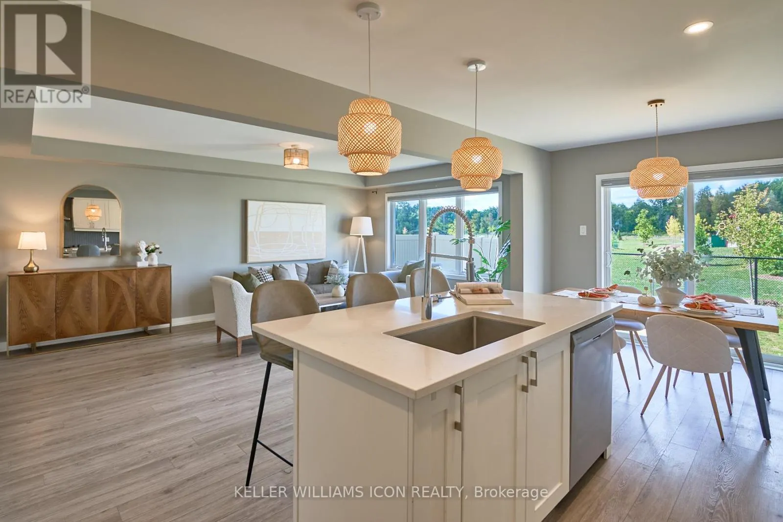 1118 APOLUNE STREET