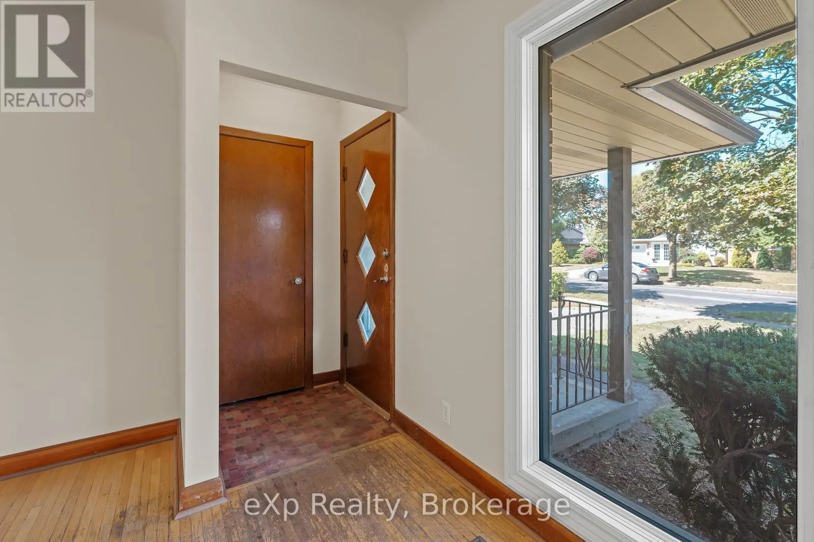 245 HARTWOOD AVENUE