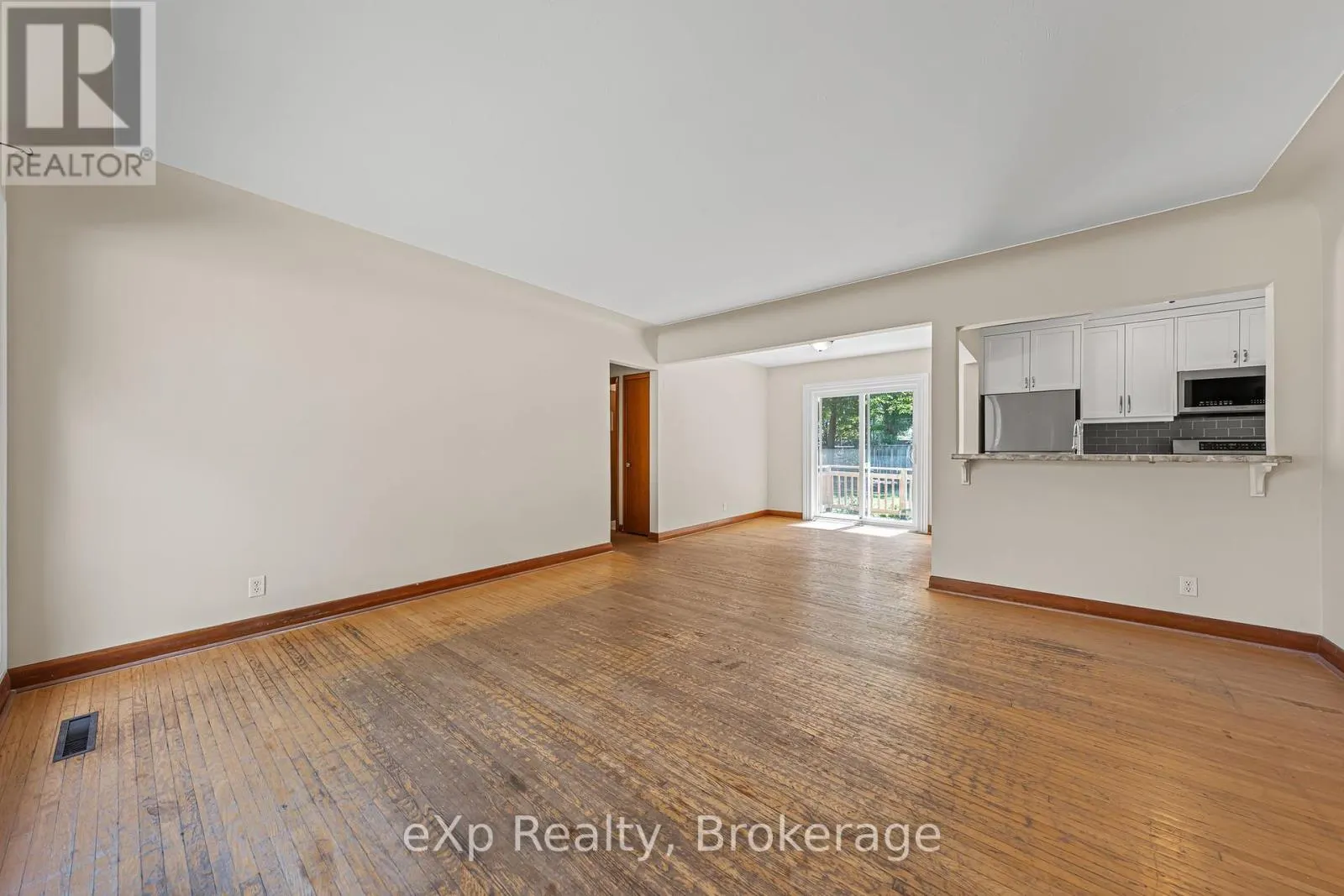 245 HARTWOOD AVENUE