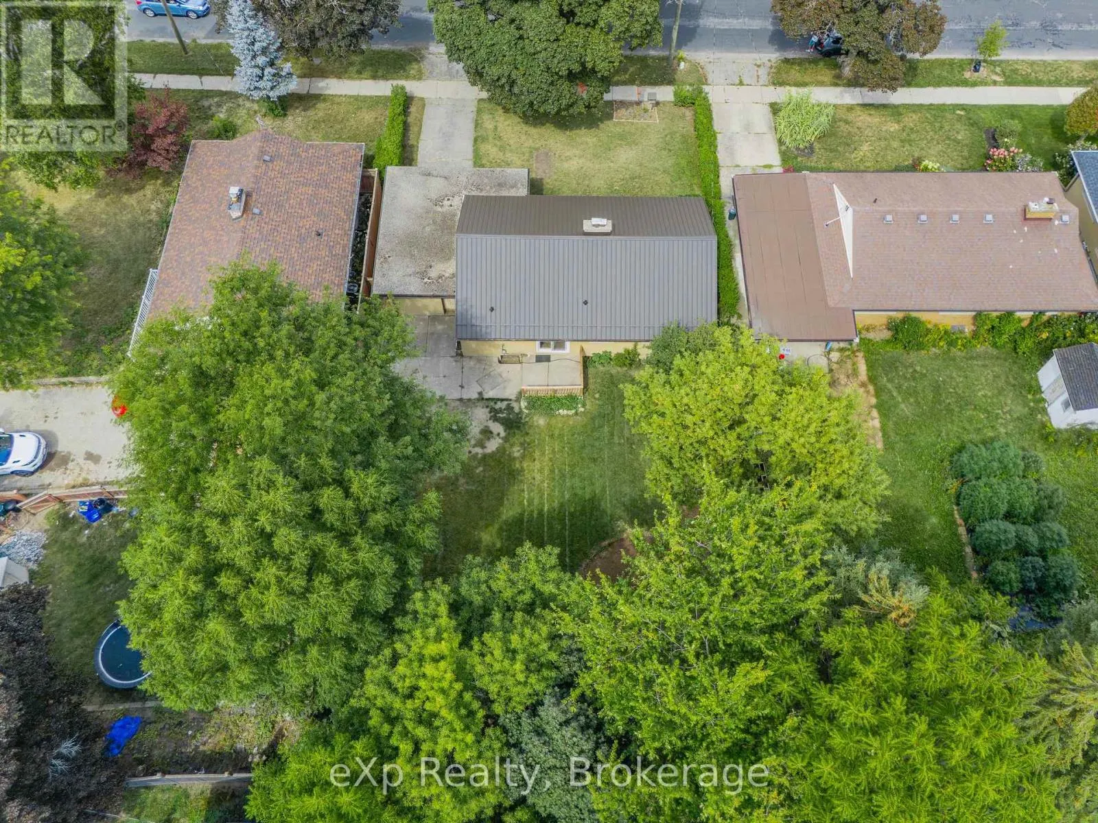245 HARTWOOD AVENUE