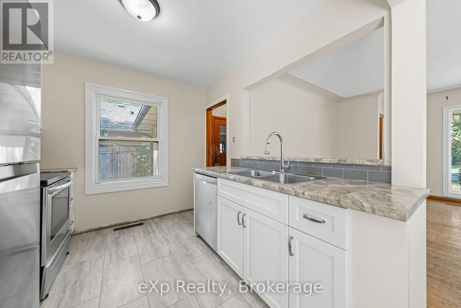 245 HARTWOOD AVENUE
