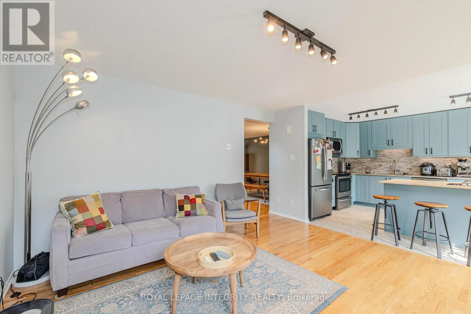 2123 ESPRIT DRIVE