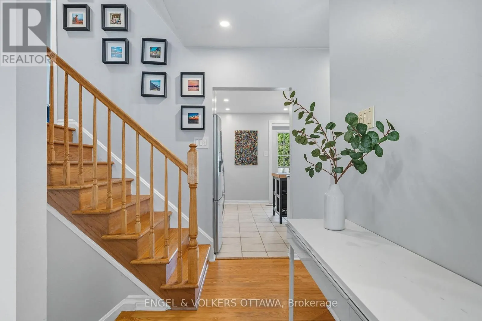 1800 DEVLIN CRESCENT