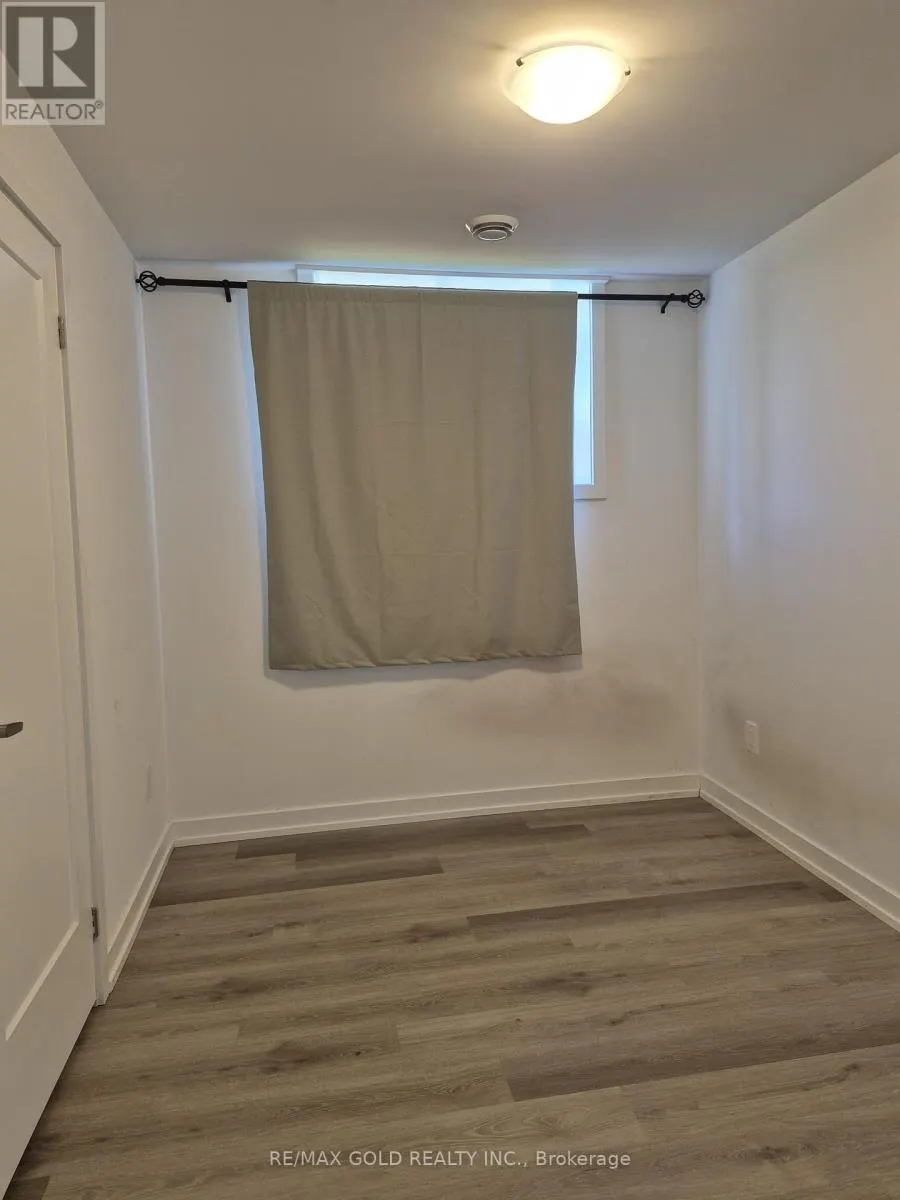 812 - 4263 FOURTH AVENUE