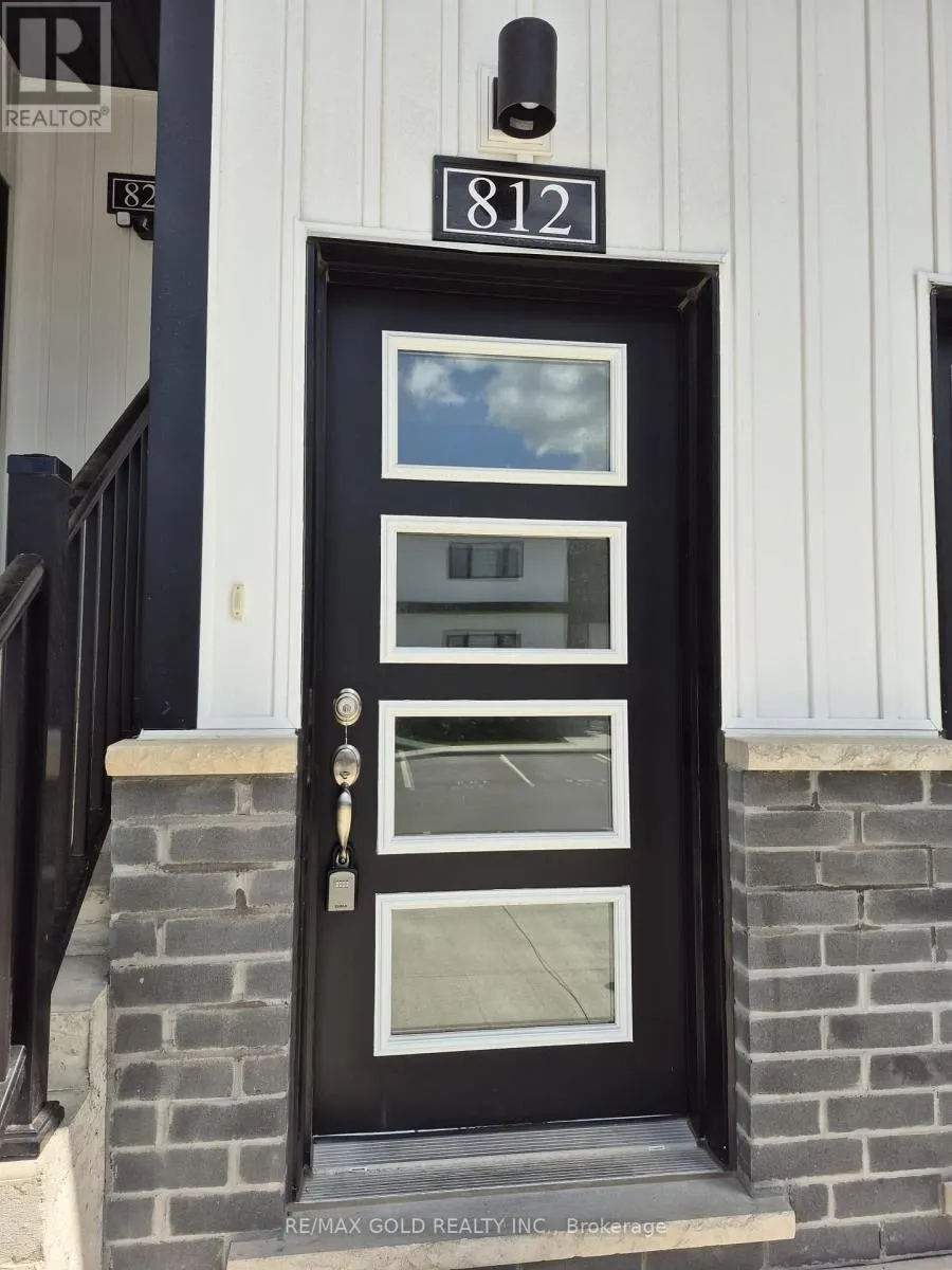 812 - 4263 FOURTH AVENUE