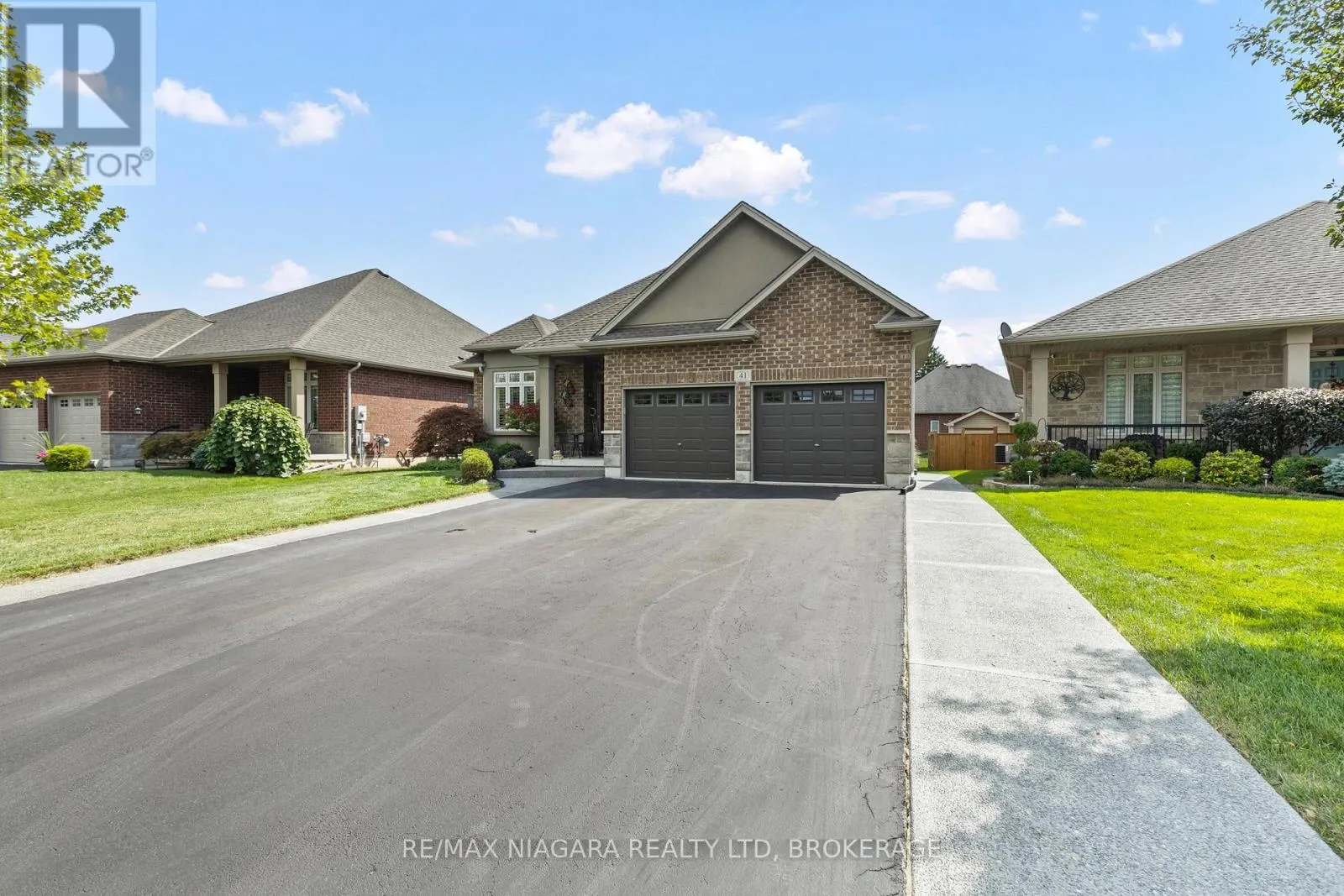 41 CREEKSIDE DRIVE