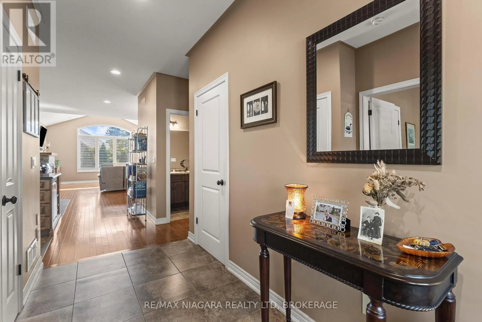 41 CREEKSIDE DRIVE