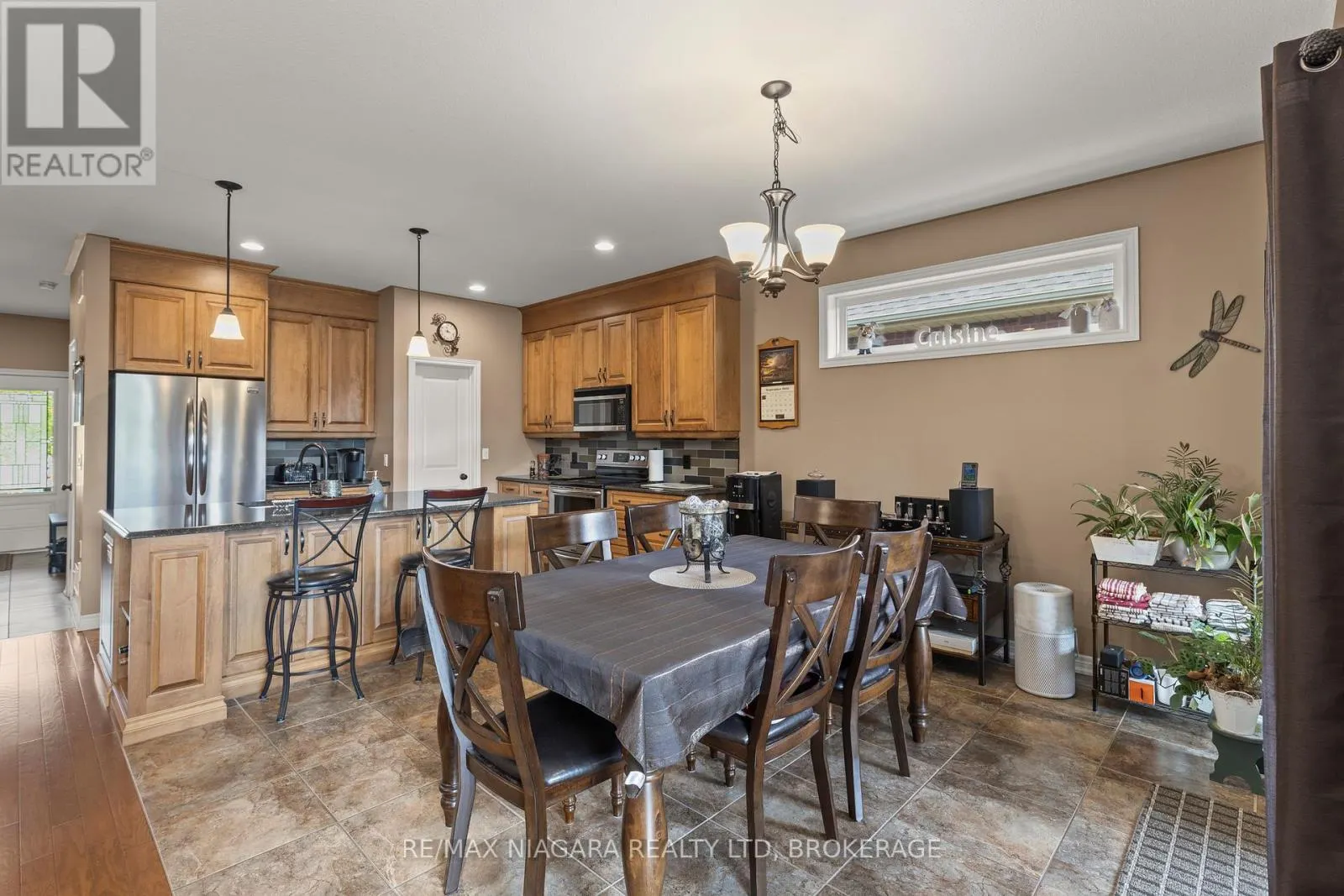 41 CREEKSIDE DRIVE