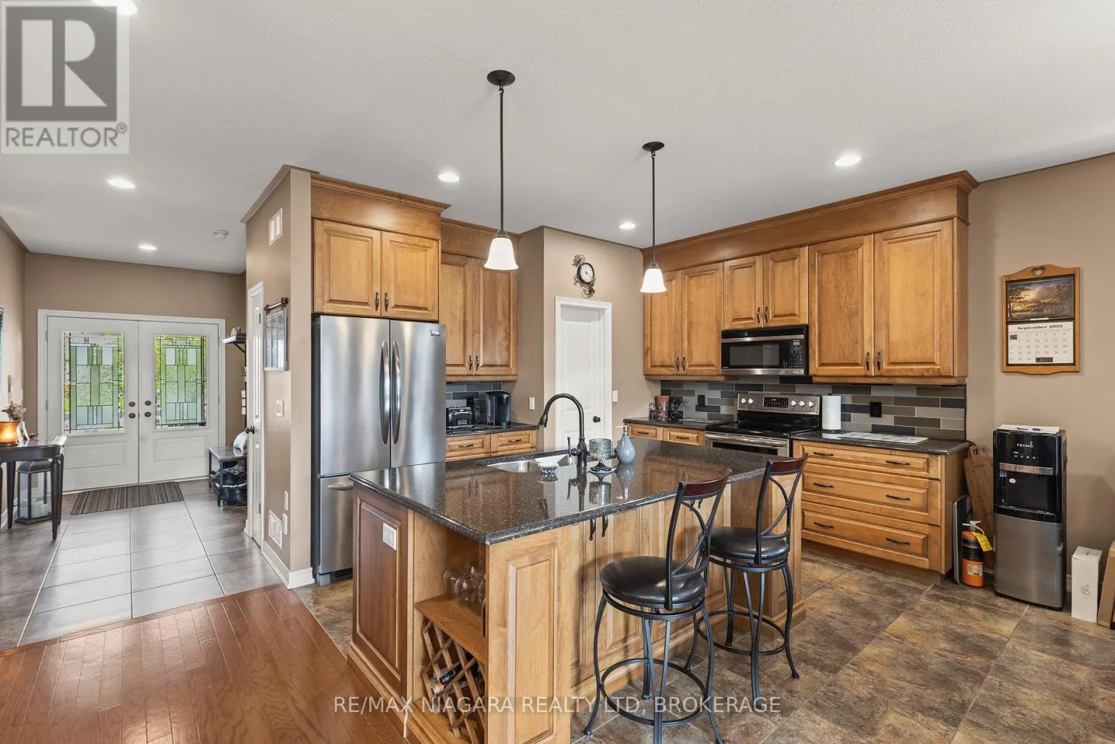 41 CREEKSIDE DRIVE