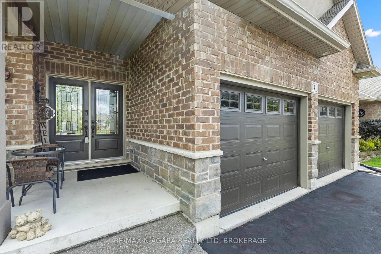 41 CREEKSIDE DRIVE